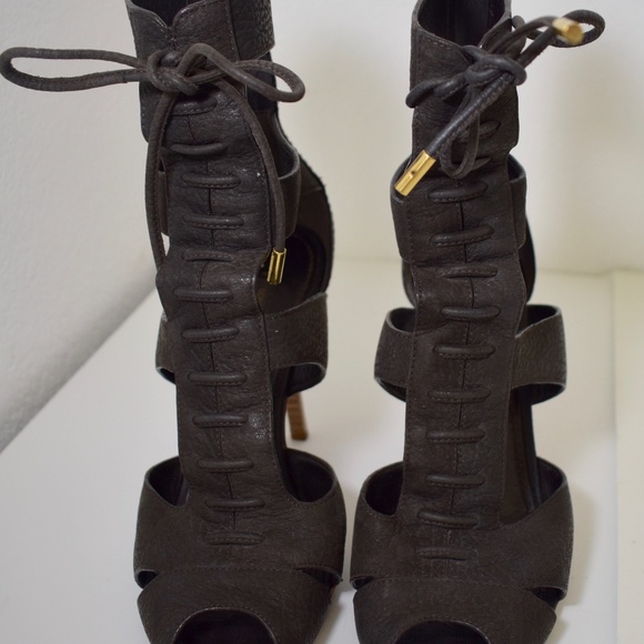 LOUIS VUITTON | Leather | heels |  back ZIPPER - Picture 4 of 10